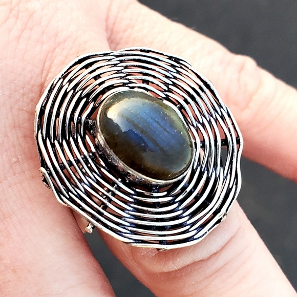 New Unique Labradorite Spider Web Silver Ring. - Picture 7 of 12